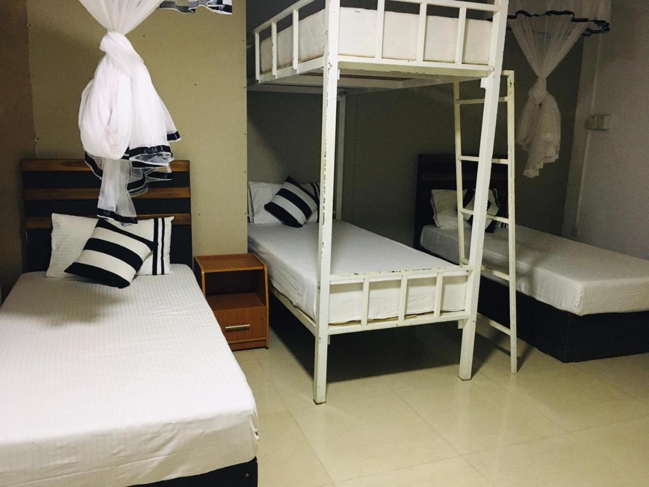 Aura City Hostel Anuradhapura Bagian luar foto