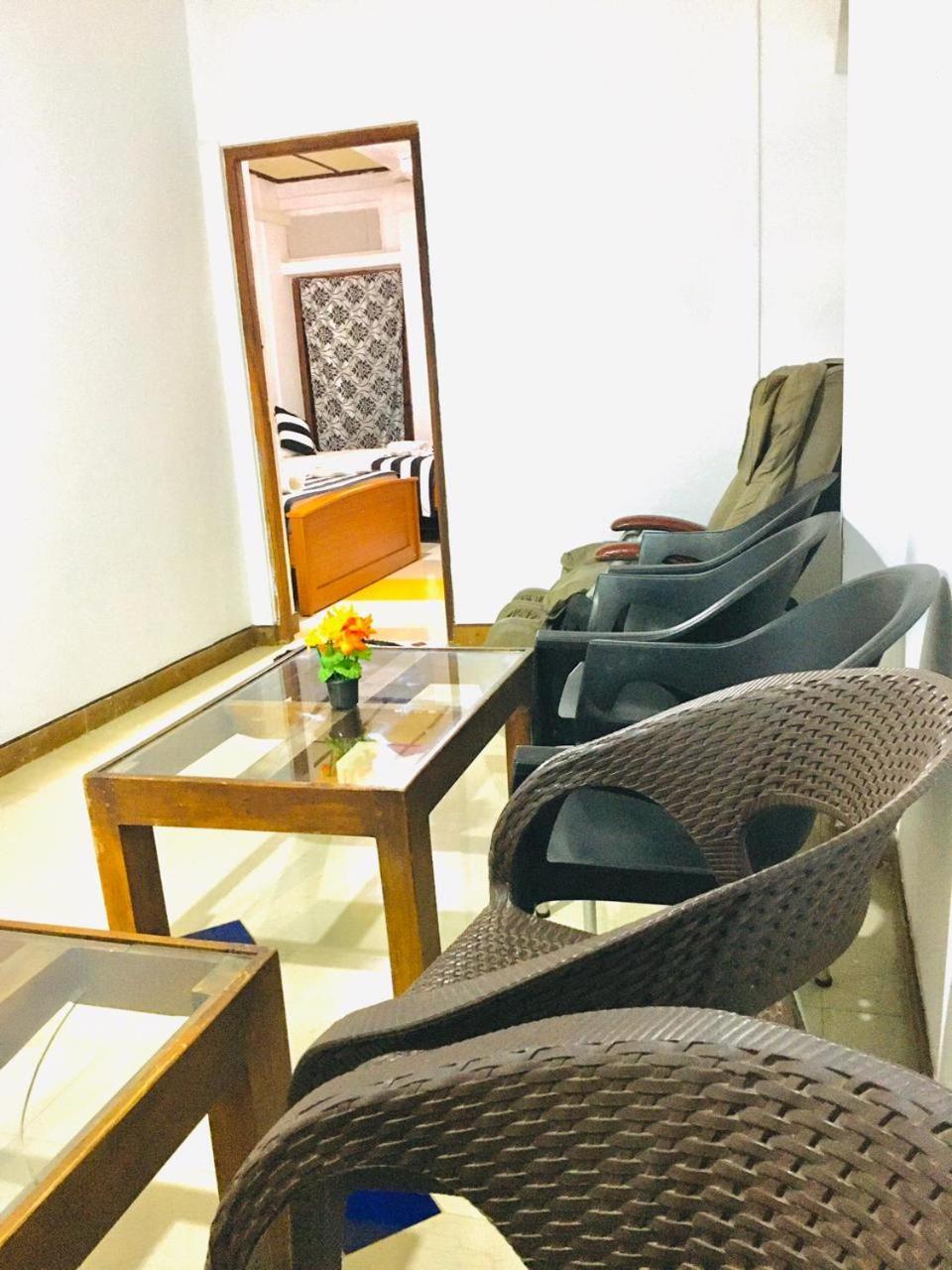 Aura City Hostel Anuradhapura Bagian luar foto