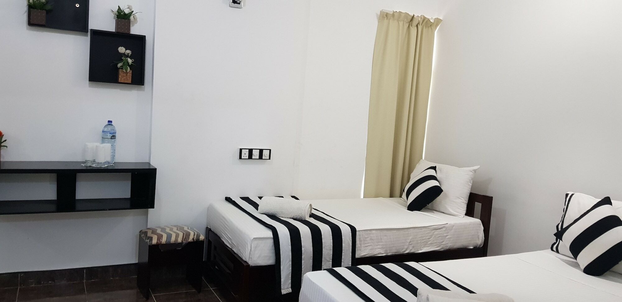 Aura City Hostel Anuradhapura Bagian luar foto
